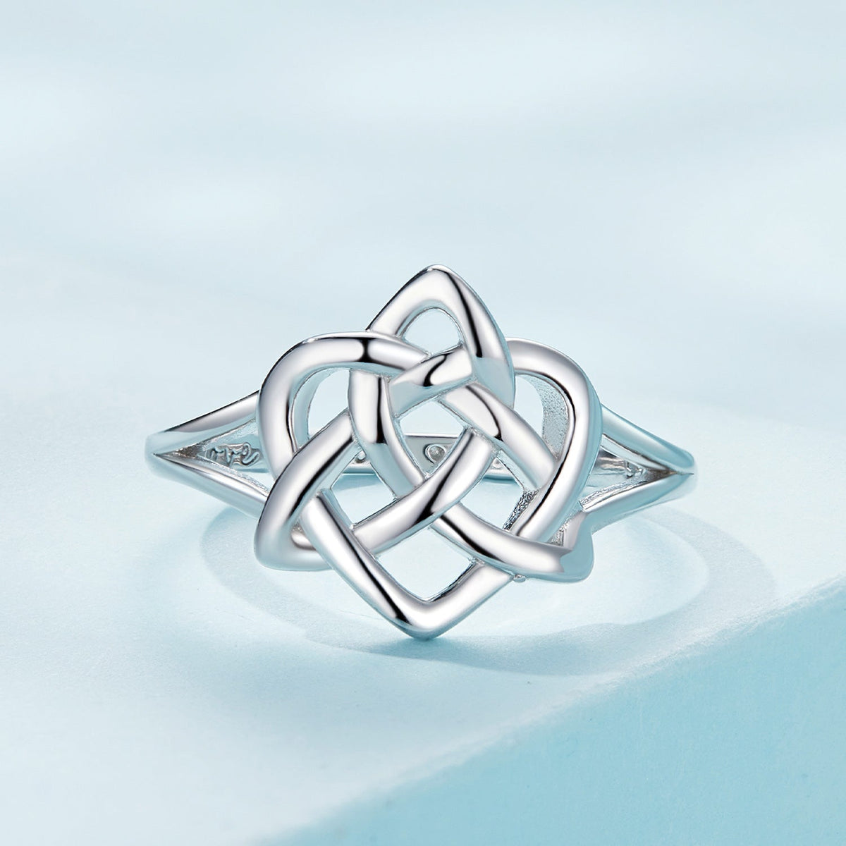 925 Sterling Silver Ring Size 6.0 with Platinum Plating