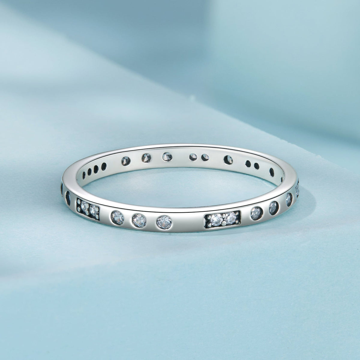 925 Sterling Silver Oxidized 0.18cm Wide Pavé Setting CZ Ring for Women - Size 6.0
