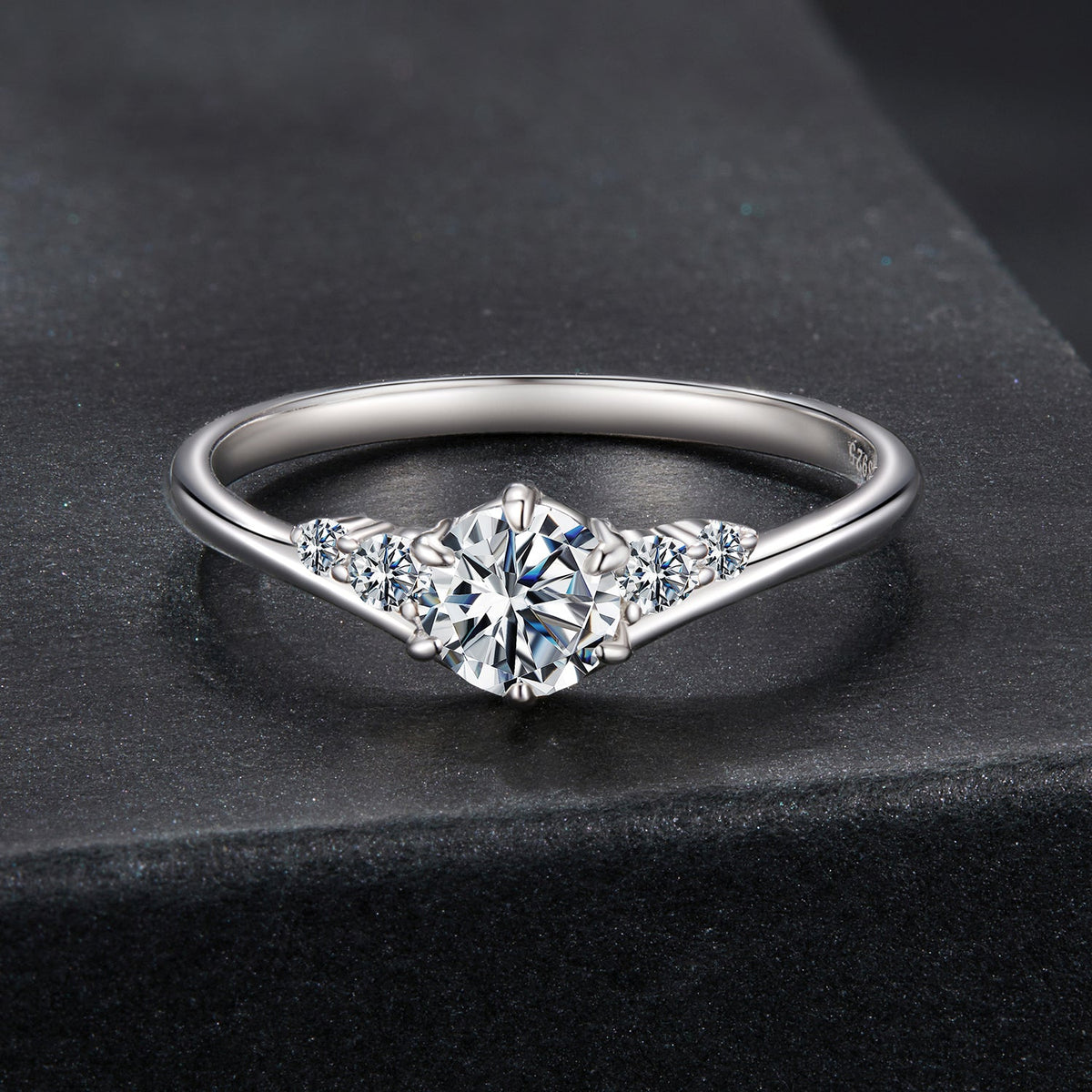 925 Sterling Silver Moissanite 0.15ct Ring Size 7 for Women